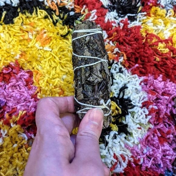 4 Inch Large Mugwort Black Sage Smudge Stick - Picture 3 of 4